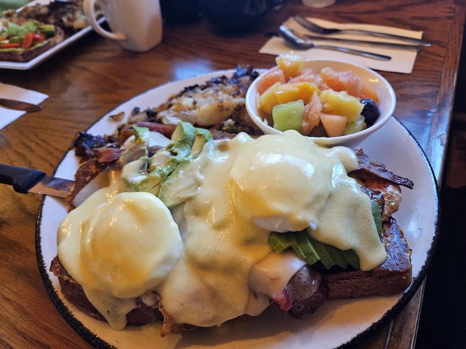 BBQ Pulled Pork Benedict